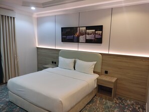 Familien-Suite, 2 Schlafzimmer | Schallisolierte Zimmer, Bügeleisen/Bügelbrett, kostenloses WLAN