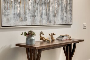 Interior - Peaceful Mountain Getaway in Canmore near Banff (Canmore)