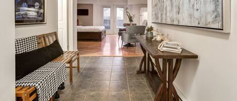 Bügeleisen/Bügelbrett, kostenloses WLAN, Bettwäsche