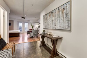Smart TV - Peaceful Mountain Getaway in Canmore near Banff (Canmore)