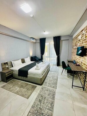 Family Triple Room | In-room safe, soundproofing, free WiFi - Beshchinor Hotel  (Tashkent)