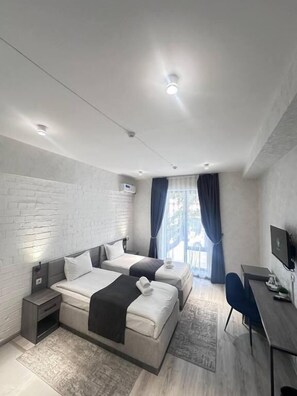 Twin Room | In-room safe, soundproofing, free WiFi - Beshchinor Hotel  (Tashkent)