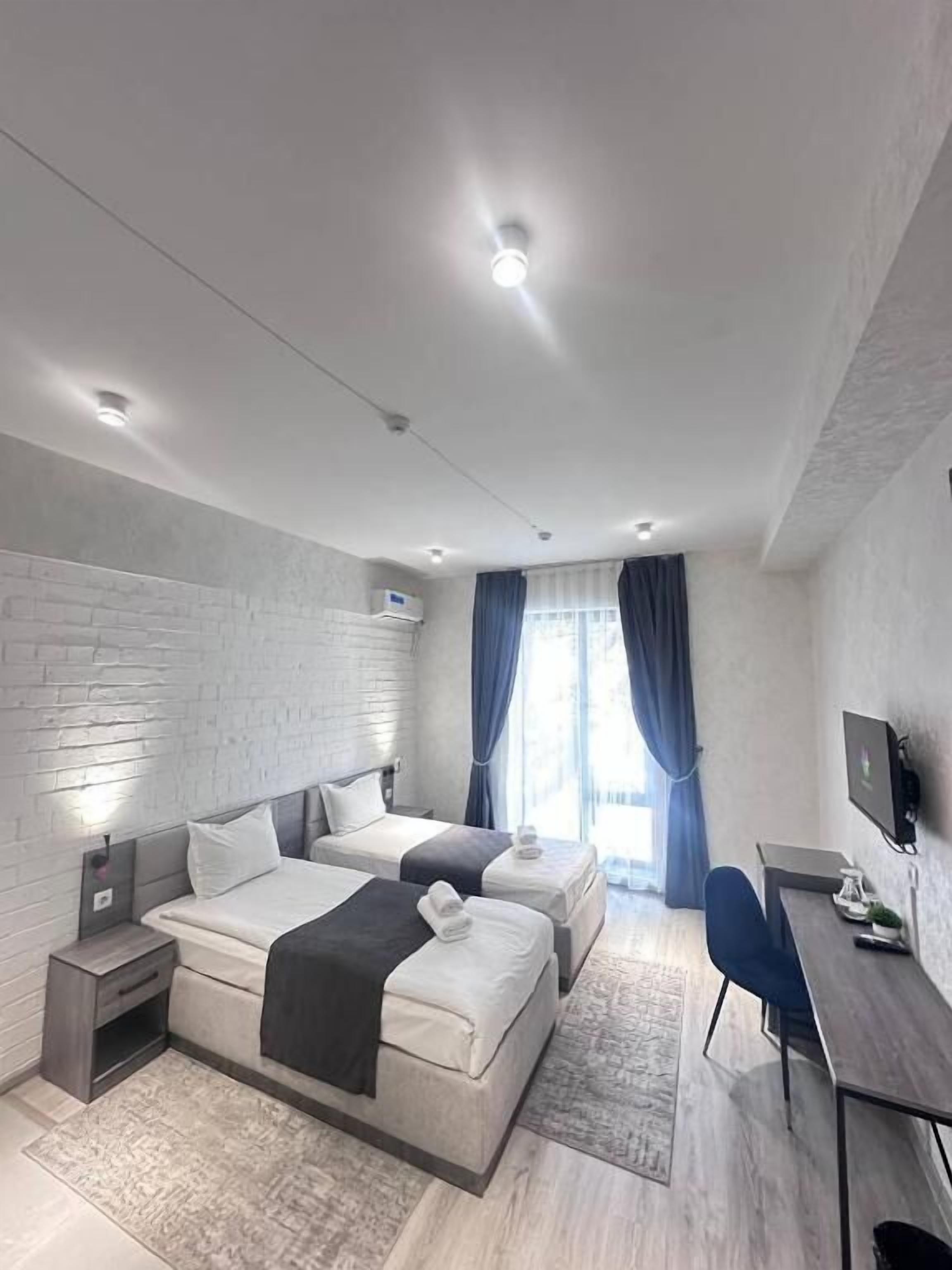 Twin Room | In-room safe, soundproofing, free WiFi