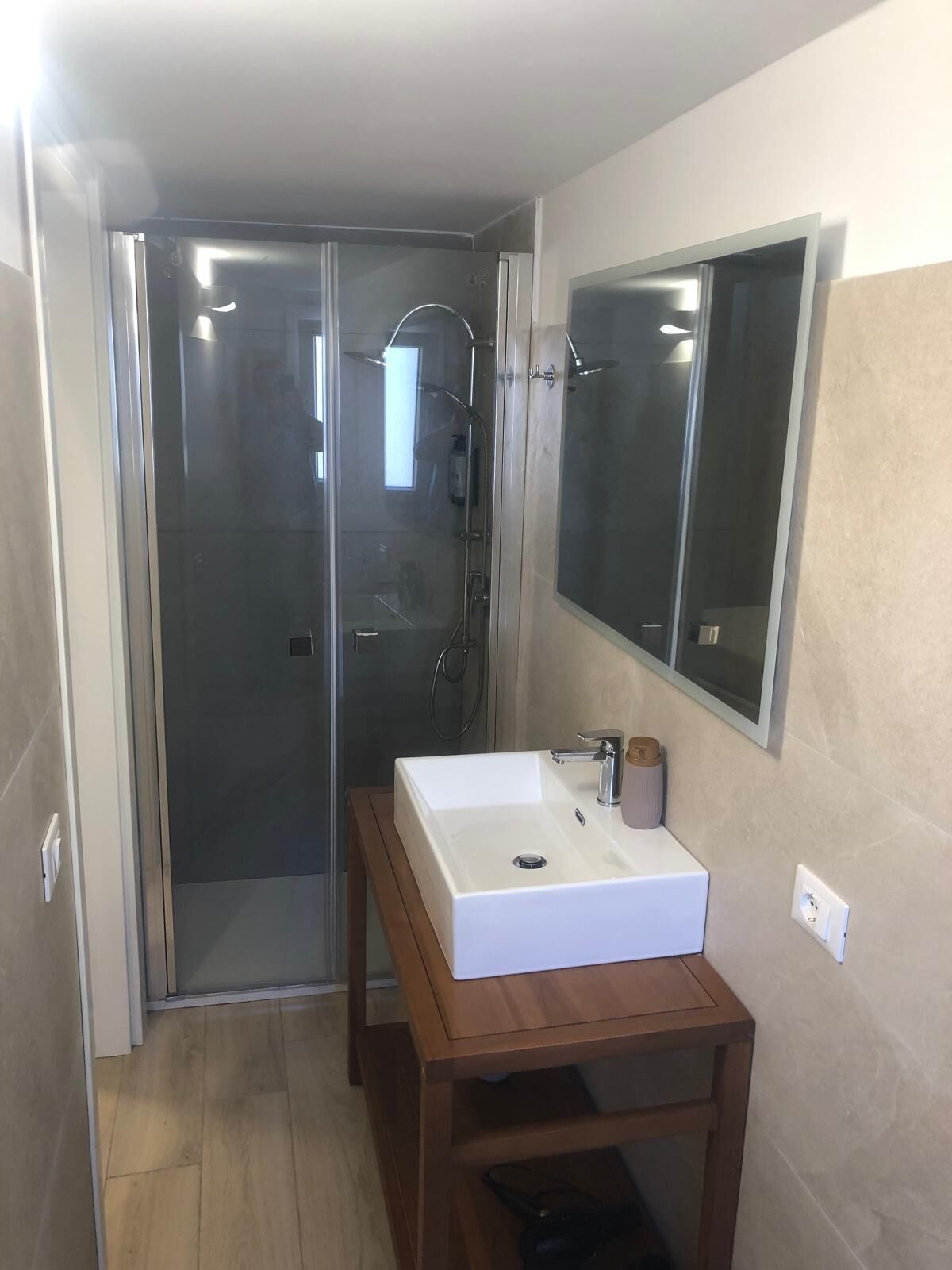 Shower, eco-friendly toiletries, hair dryer, bidet