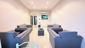 Family Suite | Living area - Al Raha Towers Serviced Apartments (Taif)