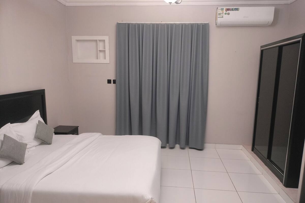 Deluxe Apartment | Desk, free WiFi