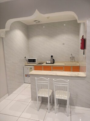 Desk, free WiFi - Al Raha Towers Serviced Apartments (Taif)