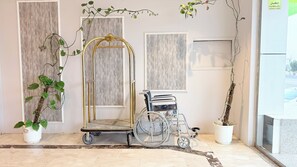 お客様用の車椅子