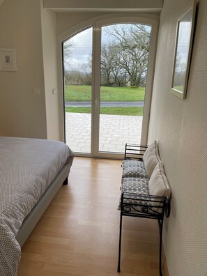 4 chambres, fer et planche à repasser, Wi-Fi gratuit, draps fournis