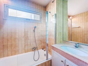Bathroom - Cannes Midi by Interhome (Cannes)