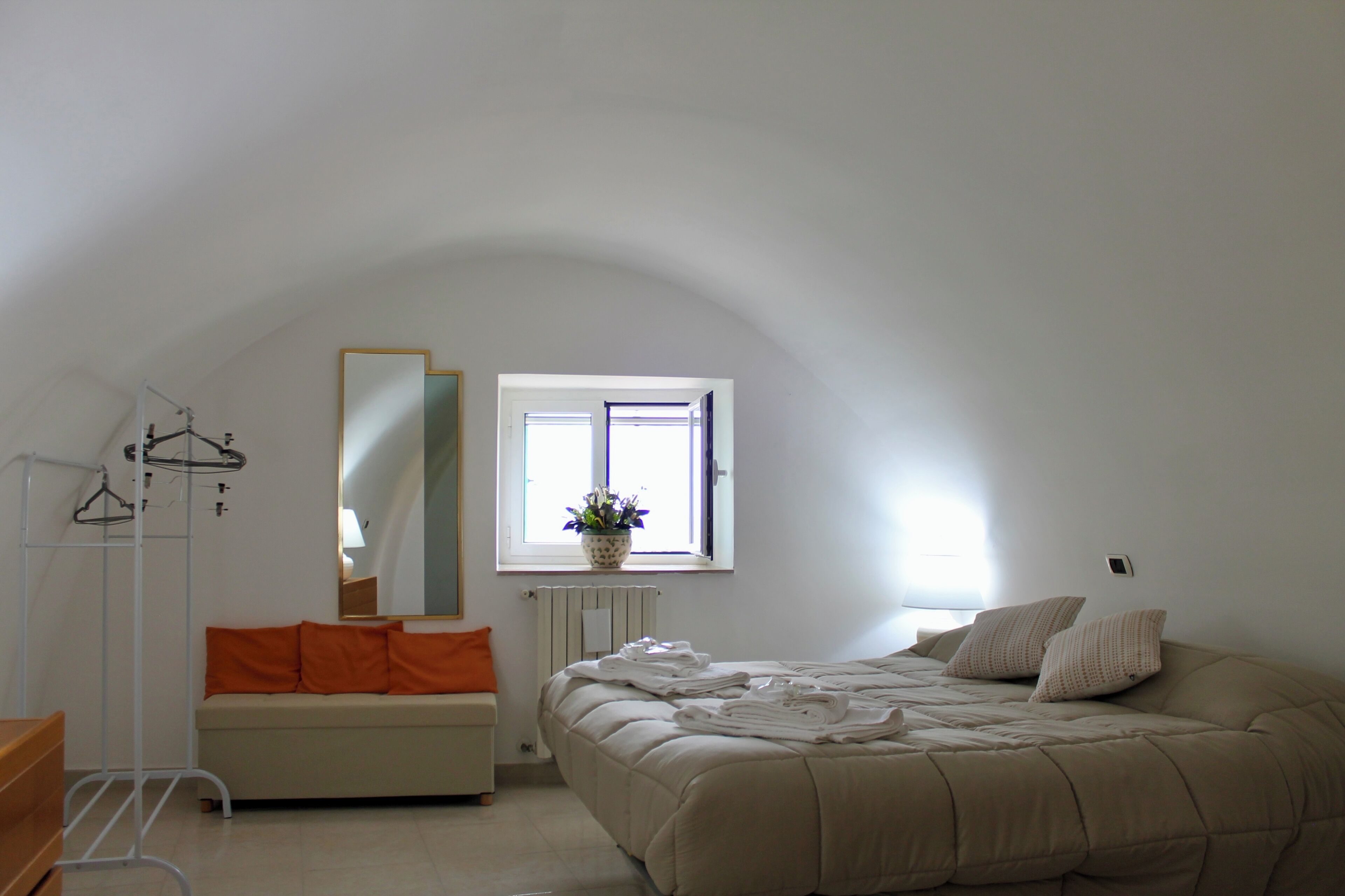 1 chambre, bureau, fer et planche à repasser, Wi-Fi gratuit