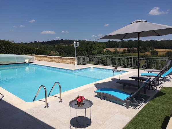 Pool - Friendly family home in a region of 1000 castles (Boulazac Isle Manoire)