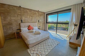 6 bedrooms, iron/ironing board, free WiFi - Villa Inaya with jacuzzi & pool - My Rental Homes (El Makina)