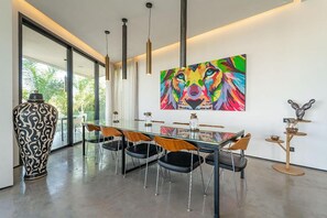Interior - Villa Inaya with jacuzzi & pool - My Rental Homes (El Makina)