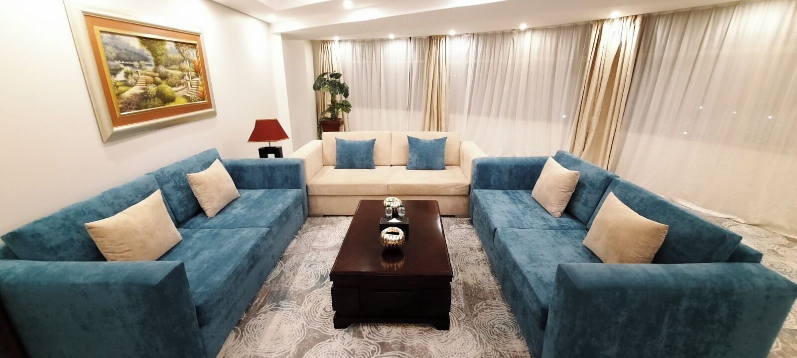 Executive-sviitti | Tallelokero huoneessa, äänieristys, silitysrauta/-lauta, ilmainen Wi-Fi