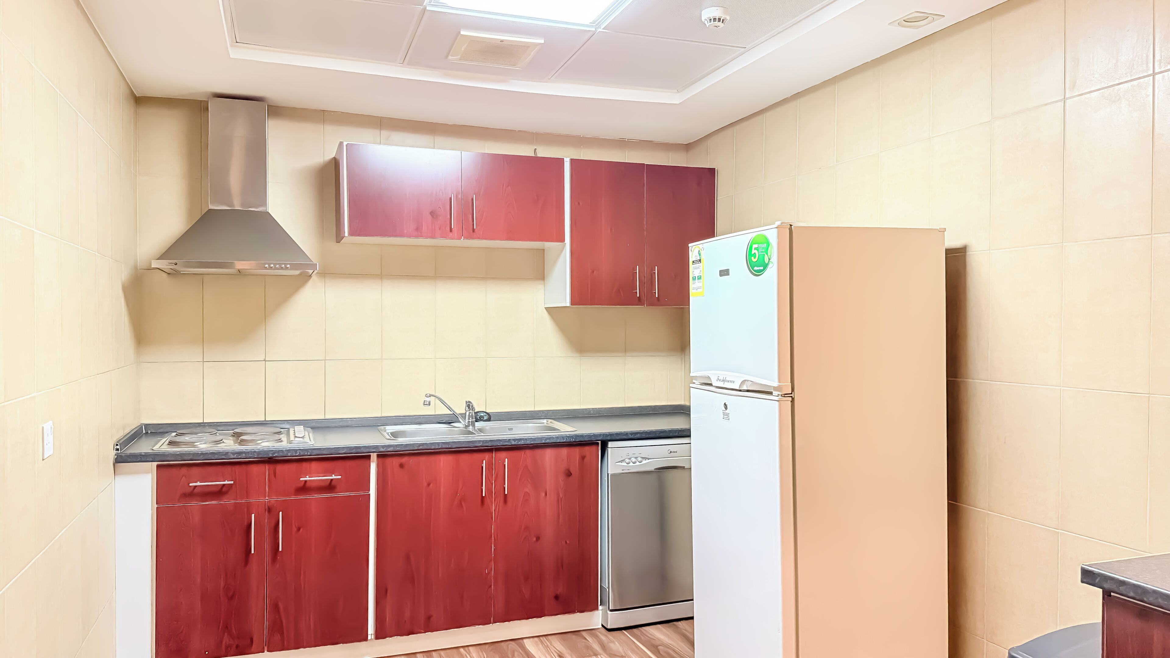 Executive Suite, 3 Bedrooms | Private kitchen | Electric kettle