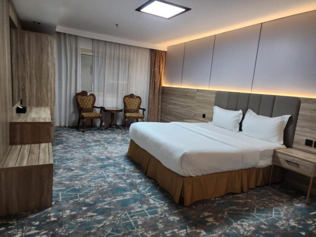 Estudio, patio | Caja de seguridad en la habitación y insonorización 