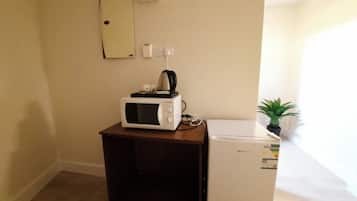 Safe på rommet, lydisolert, strykejern/-brett og wi-fi (inkludert)