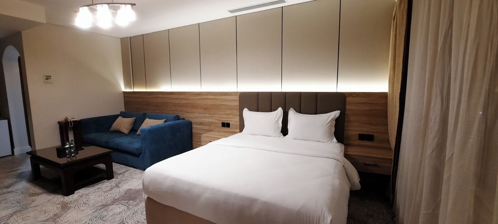 标准房 | 客房内保险箱、隔音、熨斗/熨衣板、免费 WiFi