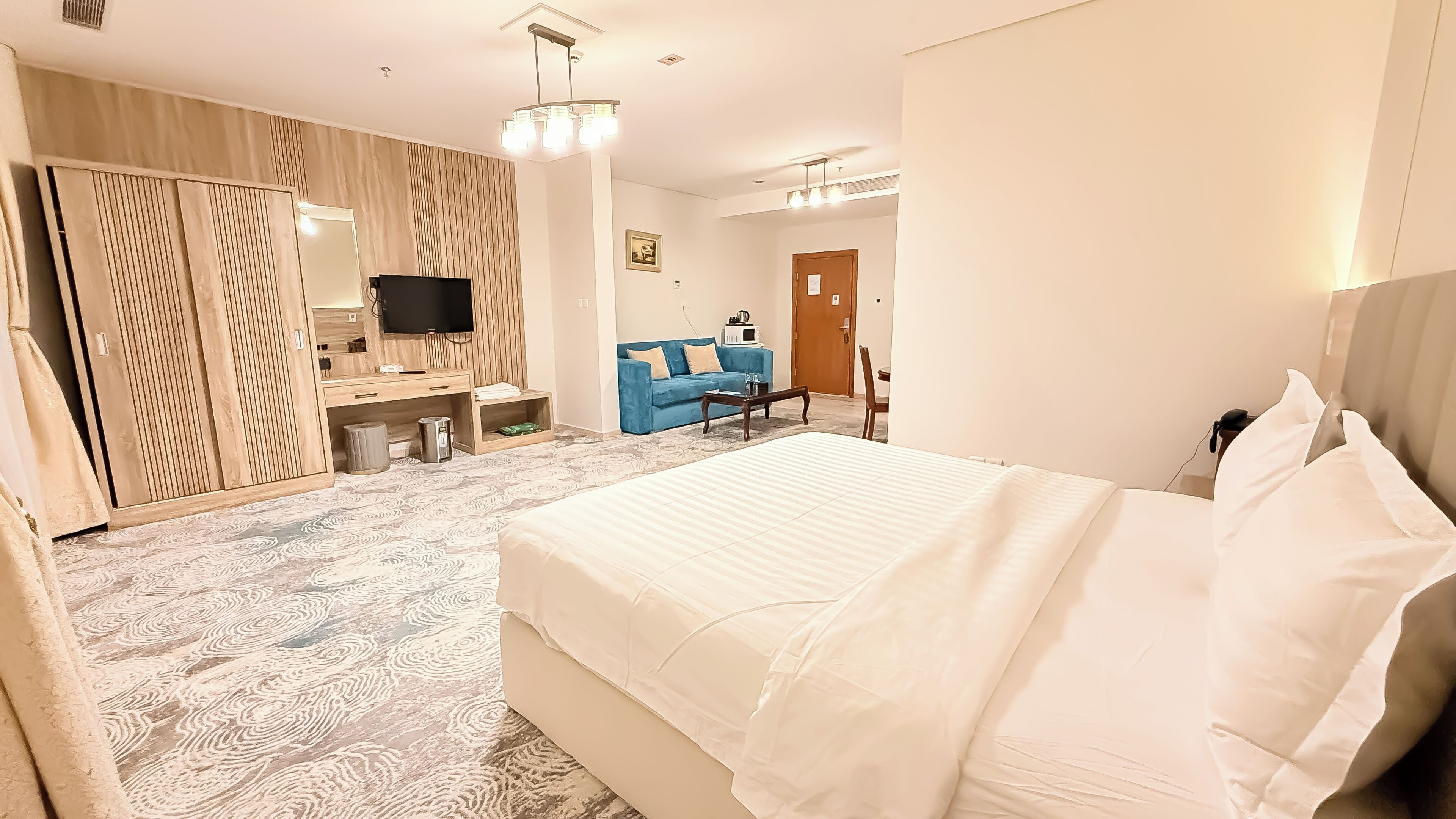 Standard-huone | Tallelokero huoneessa, äänieristys, silitysrauta/-lauta, ilmainen Wi-Fi