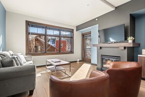 Smart TV, fireplace, DVD player - NEW! Opal Overlook | Capitol Peak Lodge #3308 | 2B/2B (Snowmass Village)