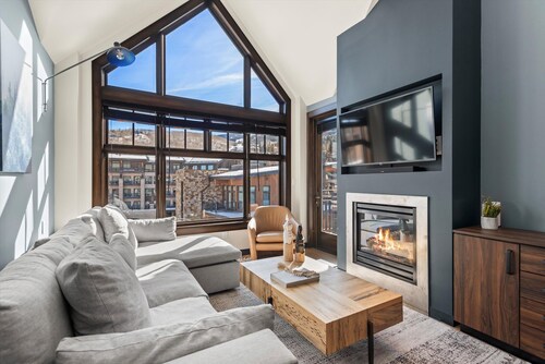 NEW! Peakside Première | Capitol Peak Lodge #3518 | 2B/2B