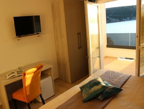 Apartment - Comfortable Croatian Couple Retreat (Novalja)