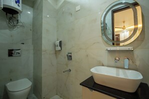 Ducha, toallas, jabón, shampoo