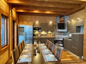 Villa Deluxe, vue sur le lac | Cuisine privée | Réfrigérateur grande capacité avec congélateur, four à micro-ondes