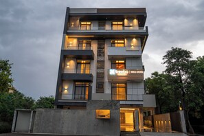 Exterior - Treebo Premium Indus Crown (Noida)
