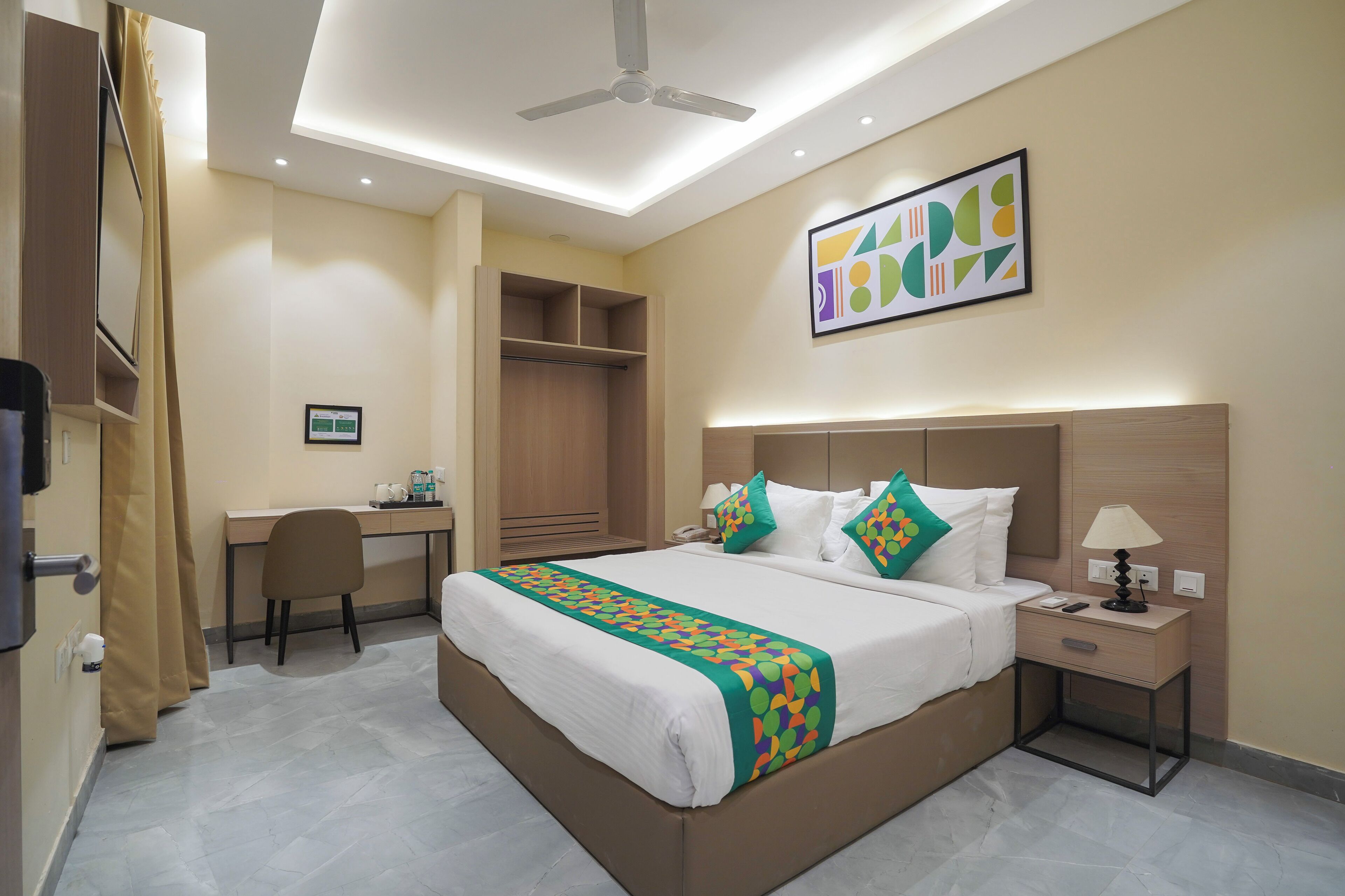 Habitación doble estándar | Tabla de planchar con plancha 