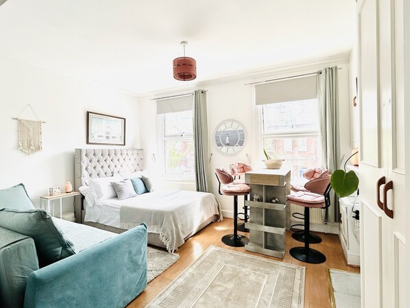 1 makuuhuone, silitysrauta/-lauta, vauvan matkasänky, ilmainen Wi-Fi