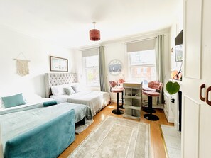 1 makuuhuone, silitysrauta/-lauta, vauvan matkasänky, ilmainen Wi-Fi