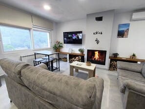 Smart TV - El Lentisco Rural Lodging (Puente-Honda)