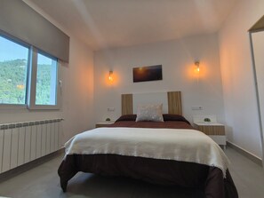 2 bedrooms, iron/ironing board, internet, bed sheets - El Lentisco Rural Lodging (Puente-Honda)