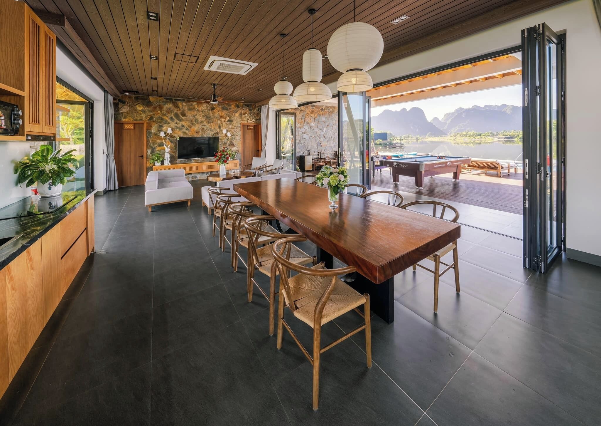 Espresso maker, coffee/tea maker, electric kettle, dining tables