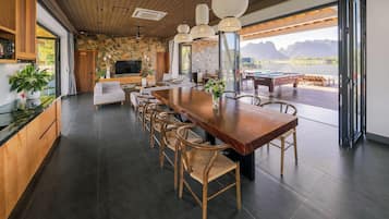 Espresso maker, coffee/tea maker, electric kettle, dining tables