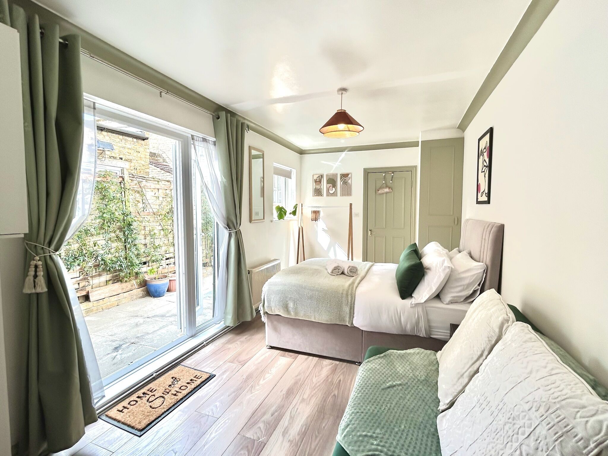 1 bedroom, iron/ironing board, travel cot, free WiFi