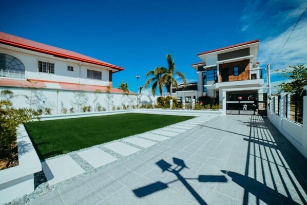 Exterior - The Cozy Ilocos Suites (Laoag City)