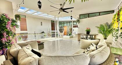 Spacious 6 & 8 bedroom Chalet Vista al Mar with AC and solar power in Aguadilla