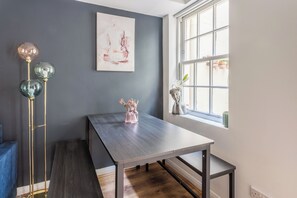 Dining - Montpelier Cove - Seaside Retreat - Super King Bed - Central Location (Brighton and Hove)
