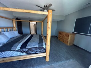 2 bedrooms, Internet, bed sheets - Beautiful Mountain Home with Amazing views. (Morgan)