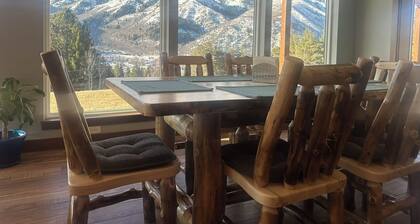 Beautiful Mountain Home with Amazing views.