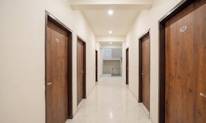 Lobby - COZY COVE (Dera Bassi)