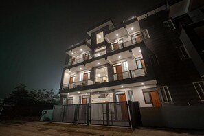 Exterior - COZY COVE (Dera Bassi)