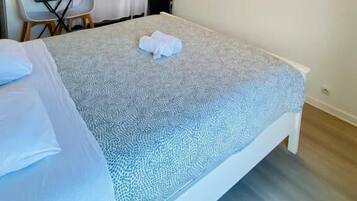 1 chambre, bureau, Wi-Fi, draps fournis