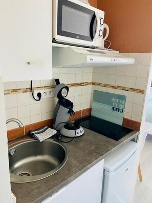 Microwave, coffee/tea maker