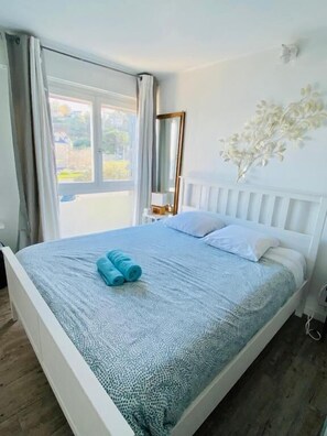 1 Schlafzimmer, Schreibtisch, WLAN, Bettwäsche