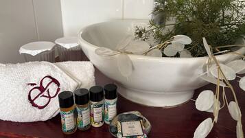 Classic Double Room, Balcony | Bathroom