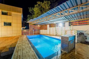 Outdoor pool - Hotel Silver Leaf (Panchgani)